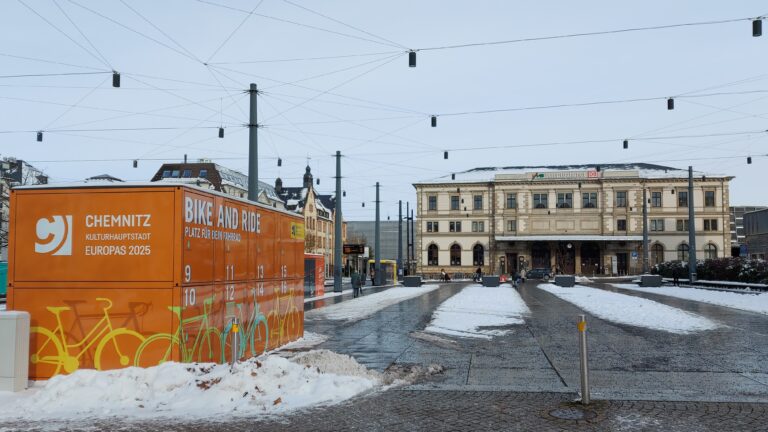 LockTec Velosafe Fahrradgarage Chemnitz orange Bahnhofstraße 9