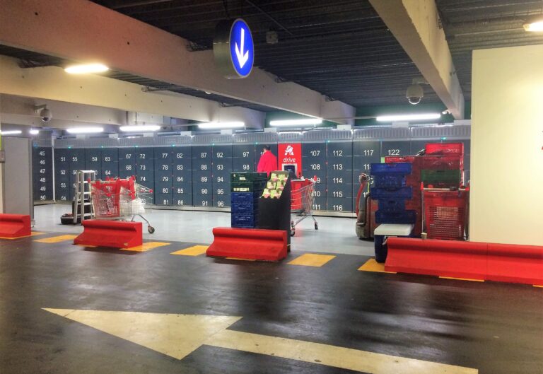 LockTec cool lockers Einkaufszentrum Anlieferung