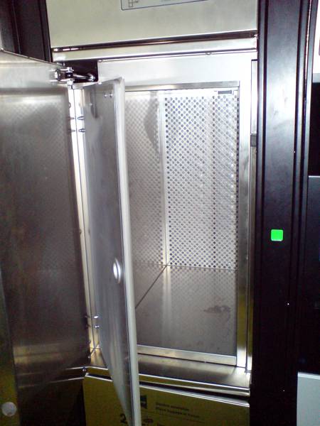 LockTec Locksafe Gepäckaufbewahrung Westside Bern offen